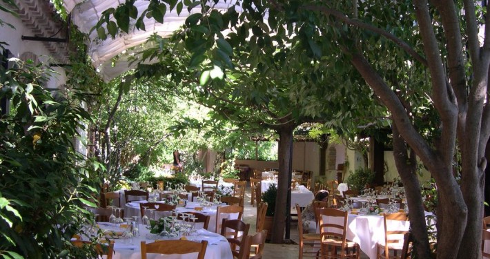 table grace of Séminaire Moulin de Gèmenos Mariage Réception Le â€“